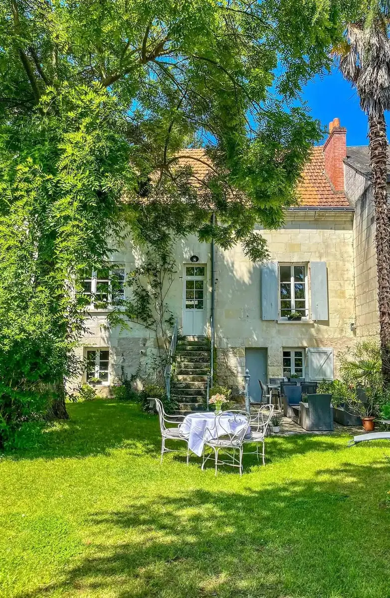Gîte Saint-Joseph — la maison et son jardin
